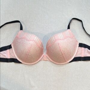 Elegant Victorias Secret Very Sexy Push-up Pink Lace Bra NWT